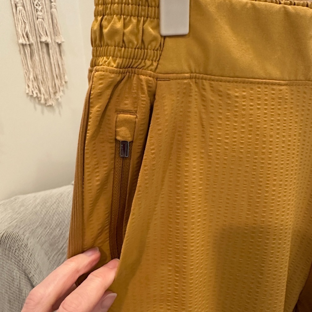 Athleta Textured Brooklyn Jogger Pants Mustard Gold Size 6 Athleisure - Picture 3 of 6